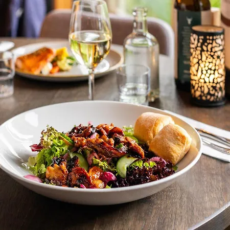 בית נופש In Near Veluwe Forest *